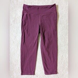 Athleta Chaturanga Capri Tight Size M